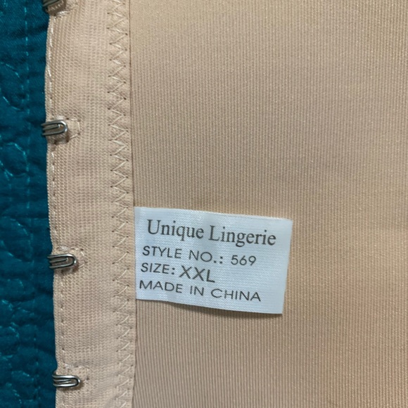 Unique Lingerie Front Latching Size XXL - Picture 3 of 10